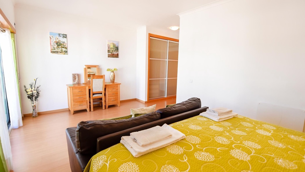Photo of Bedroom in Meia Praia