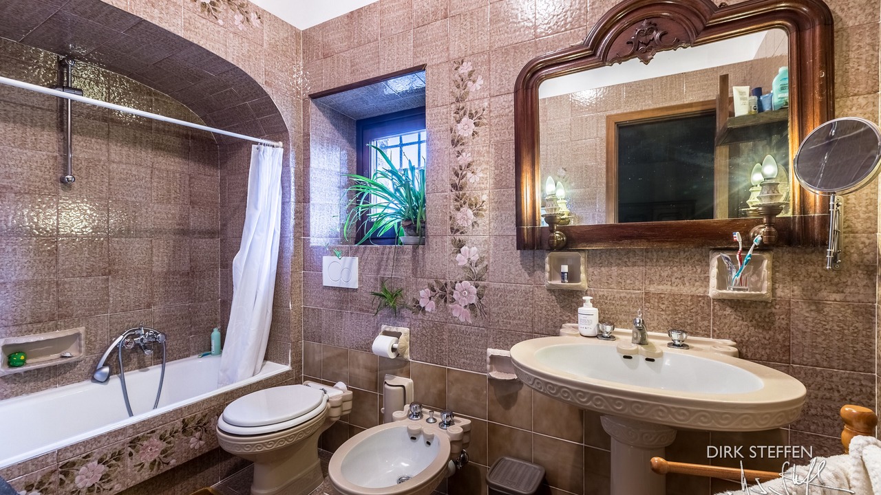 Photo of Bathroom in Aigo