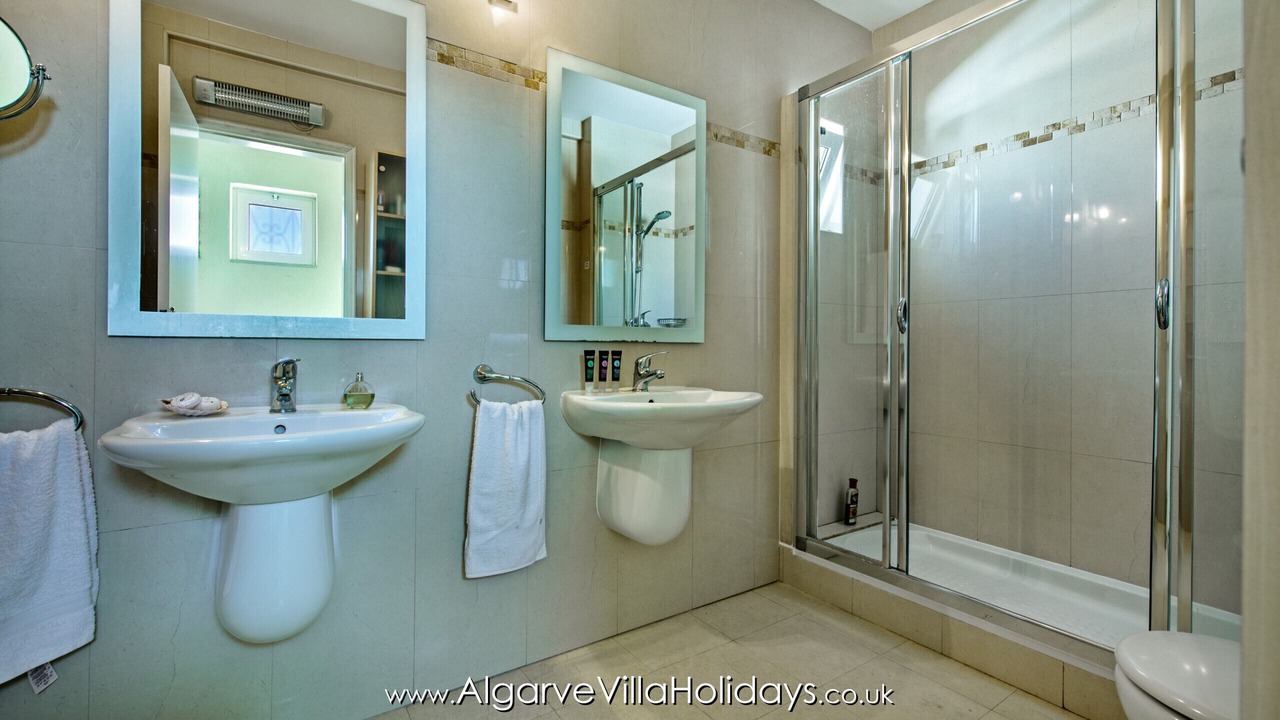 Photo of Bathroom in Castelo