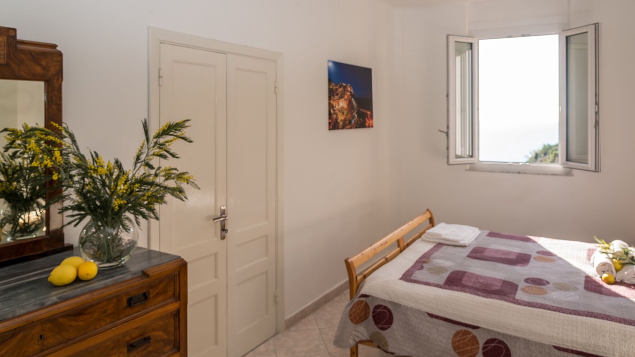 Photo of Bedroom in Manarola
