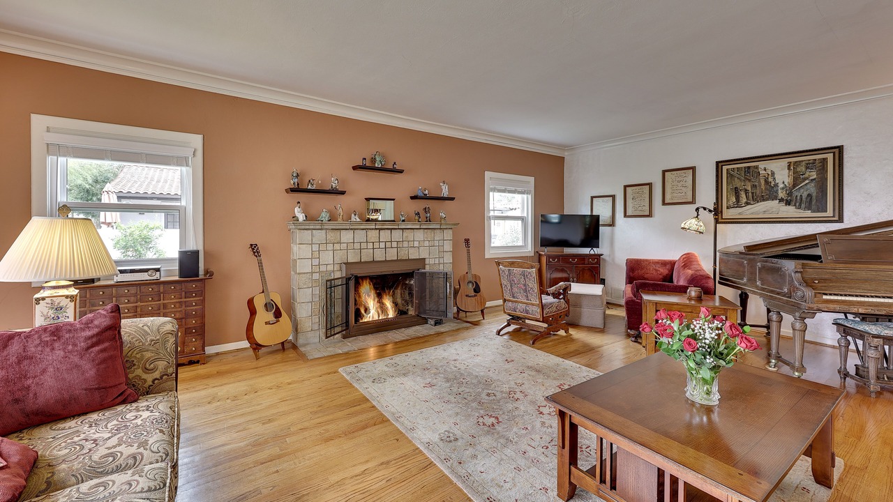 Photo of Livingroom in Ontario
