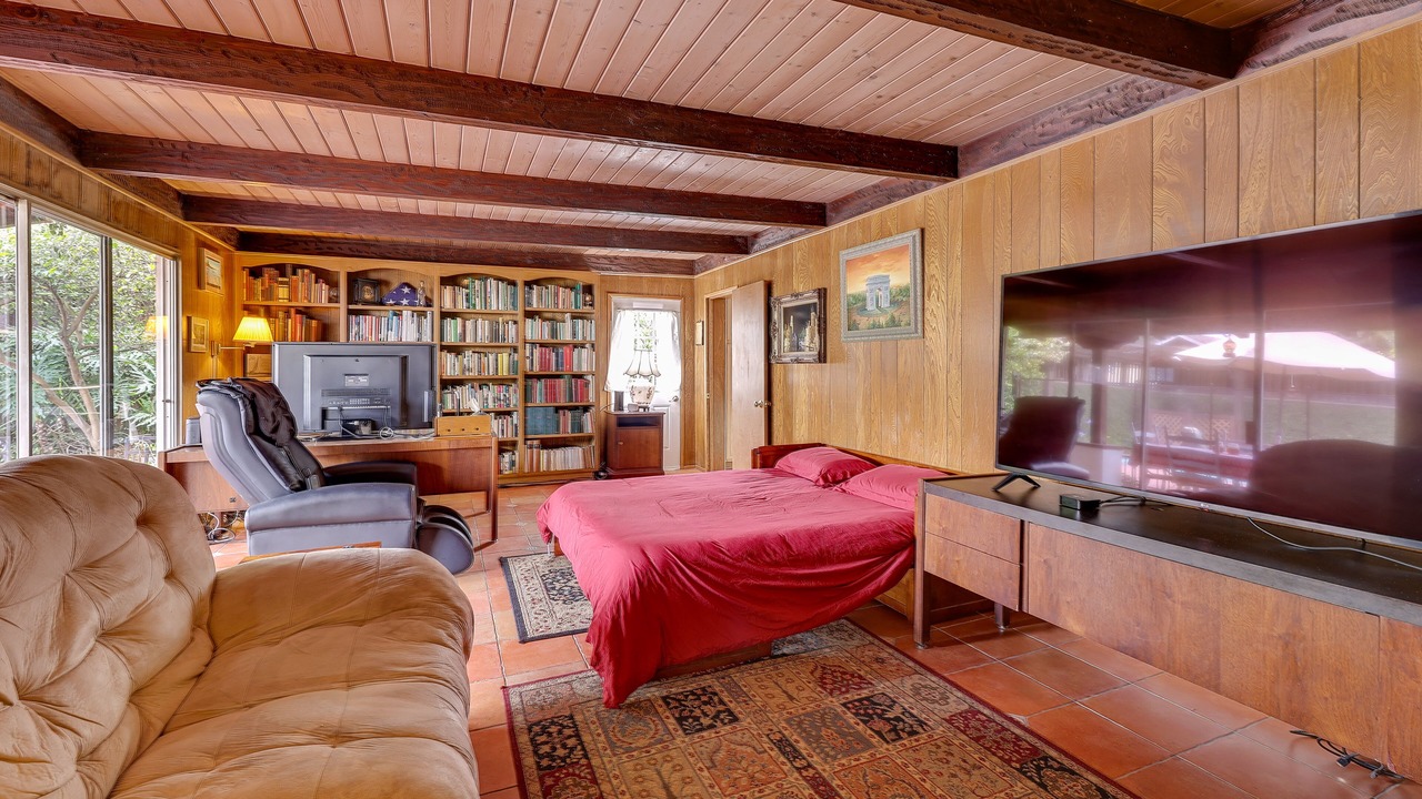 Photo of Livingroom in Ontario
