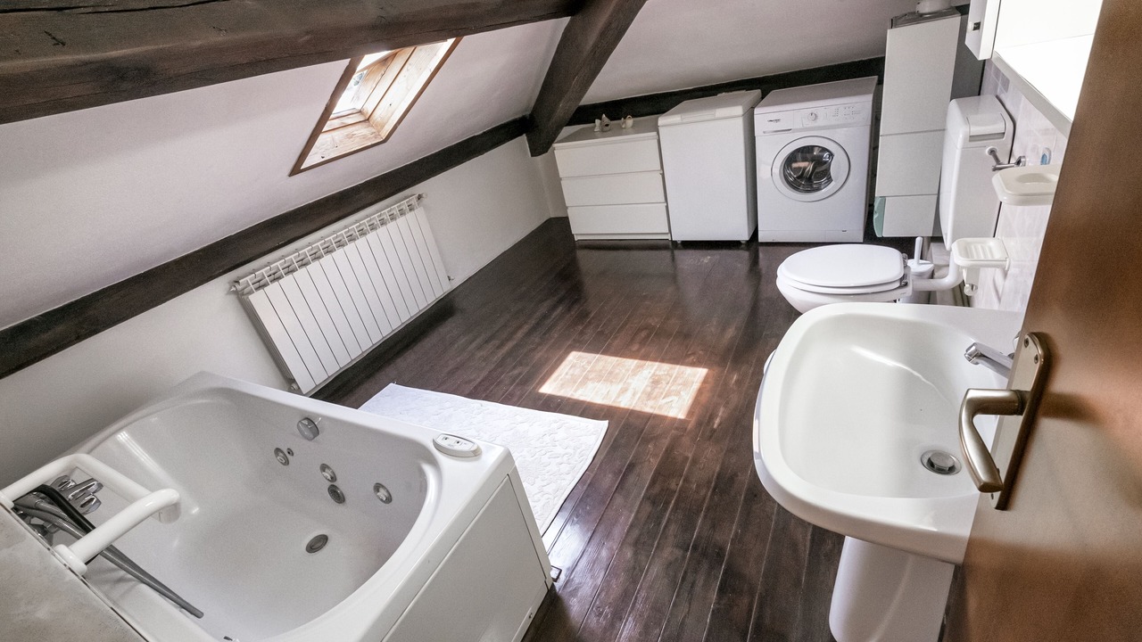 Photo of Bathroom in Deiva Marina