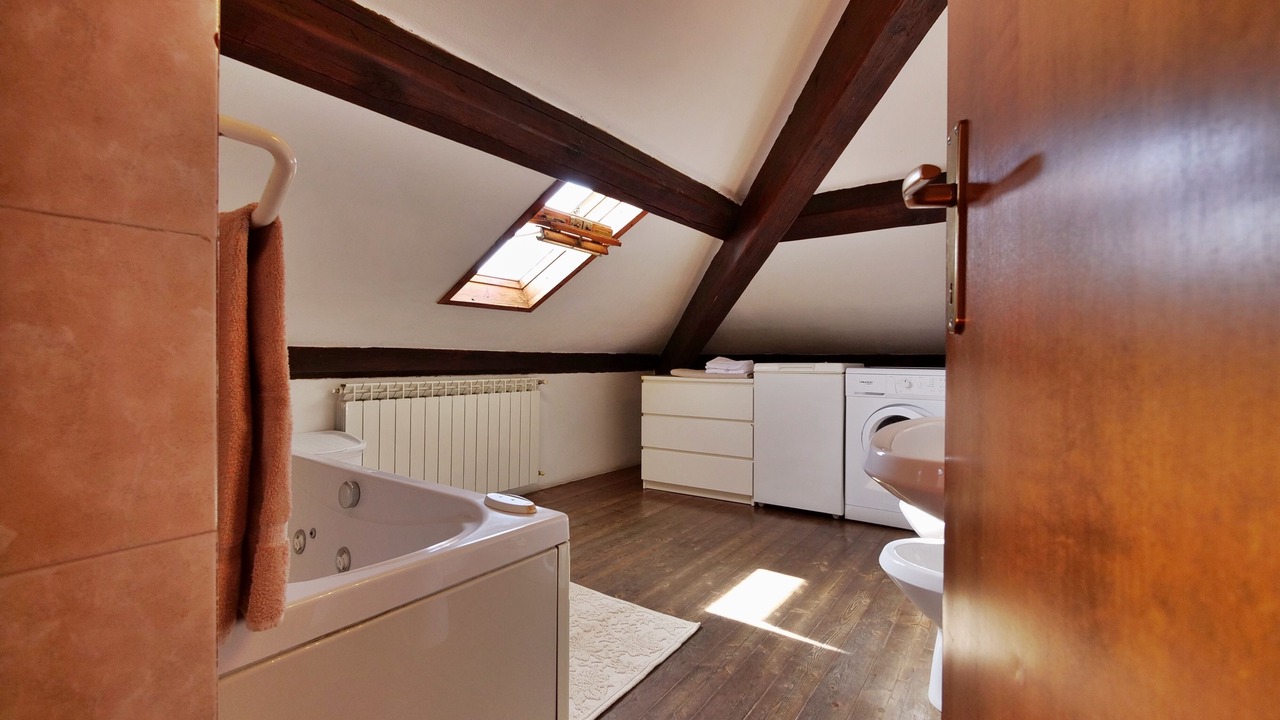 Photo of Bathroom in Deiva Marina
