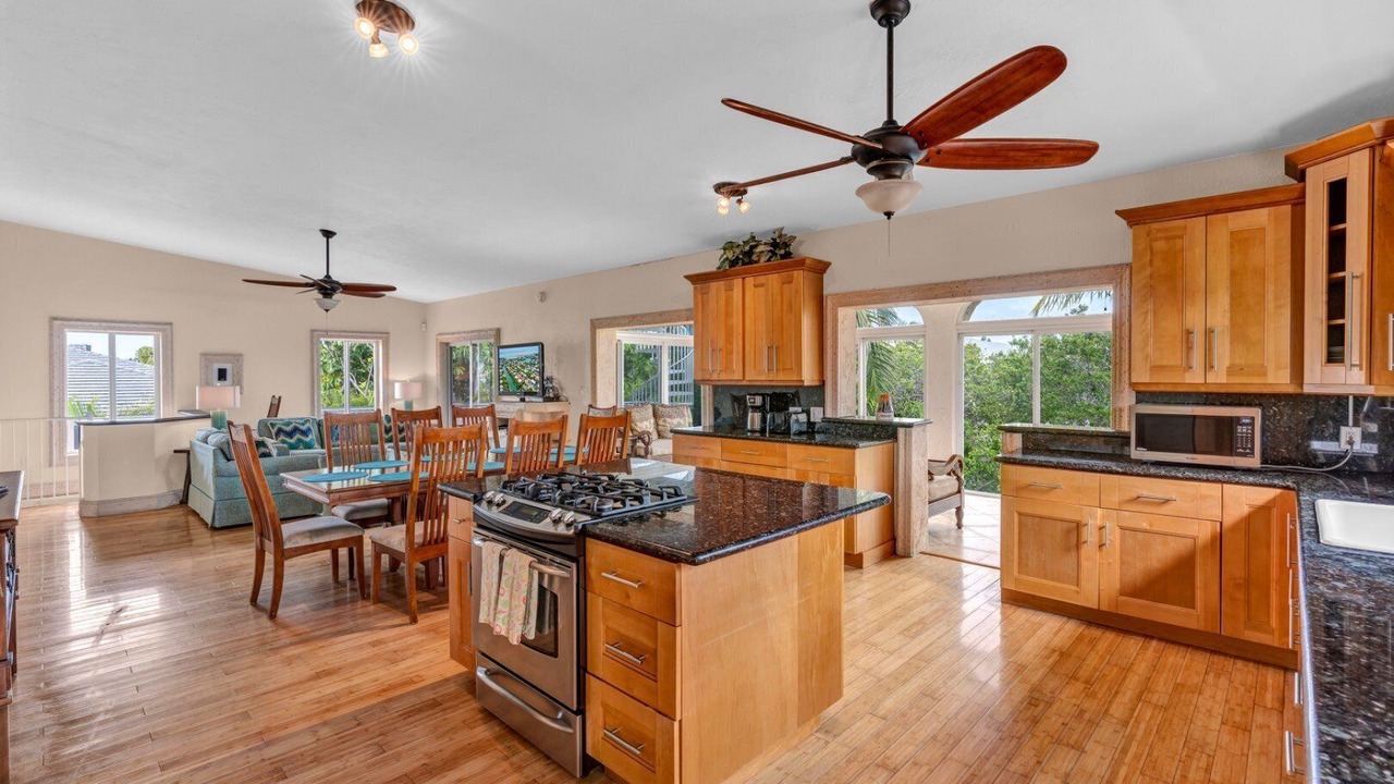 Photo of Kitchen in Marathon