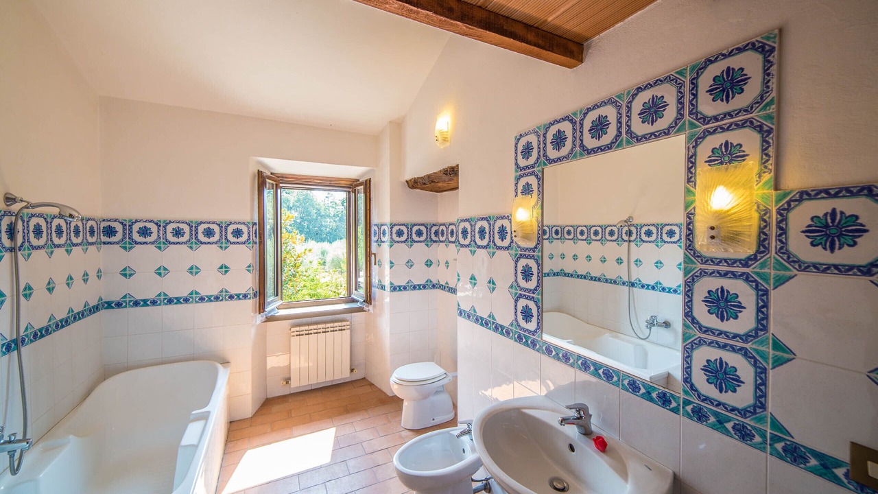 Photo of Bathroom in Passignano sul Trasimeno