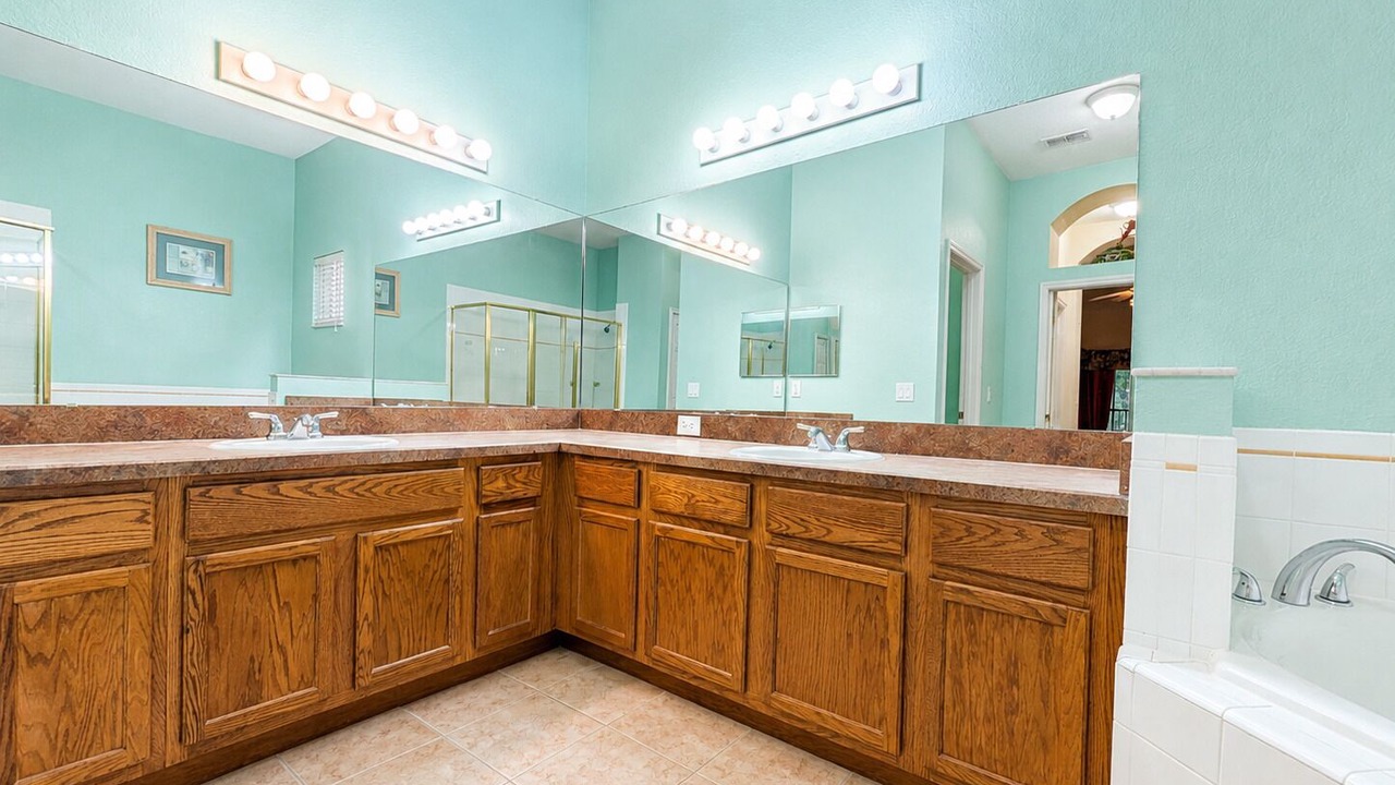 Photo of Bathroom in Bahama Bay