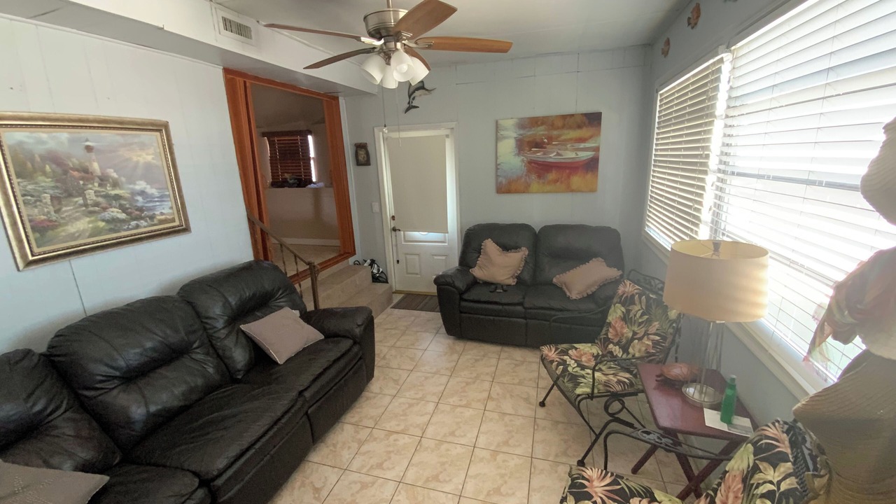 Photo of Livingroom in Layton