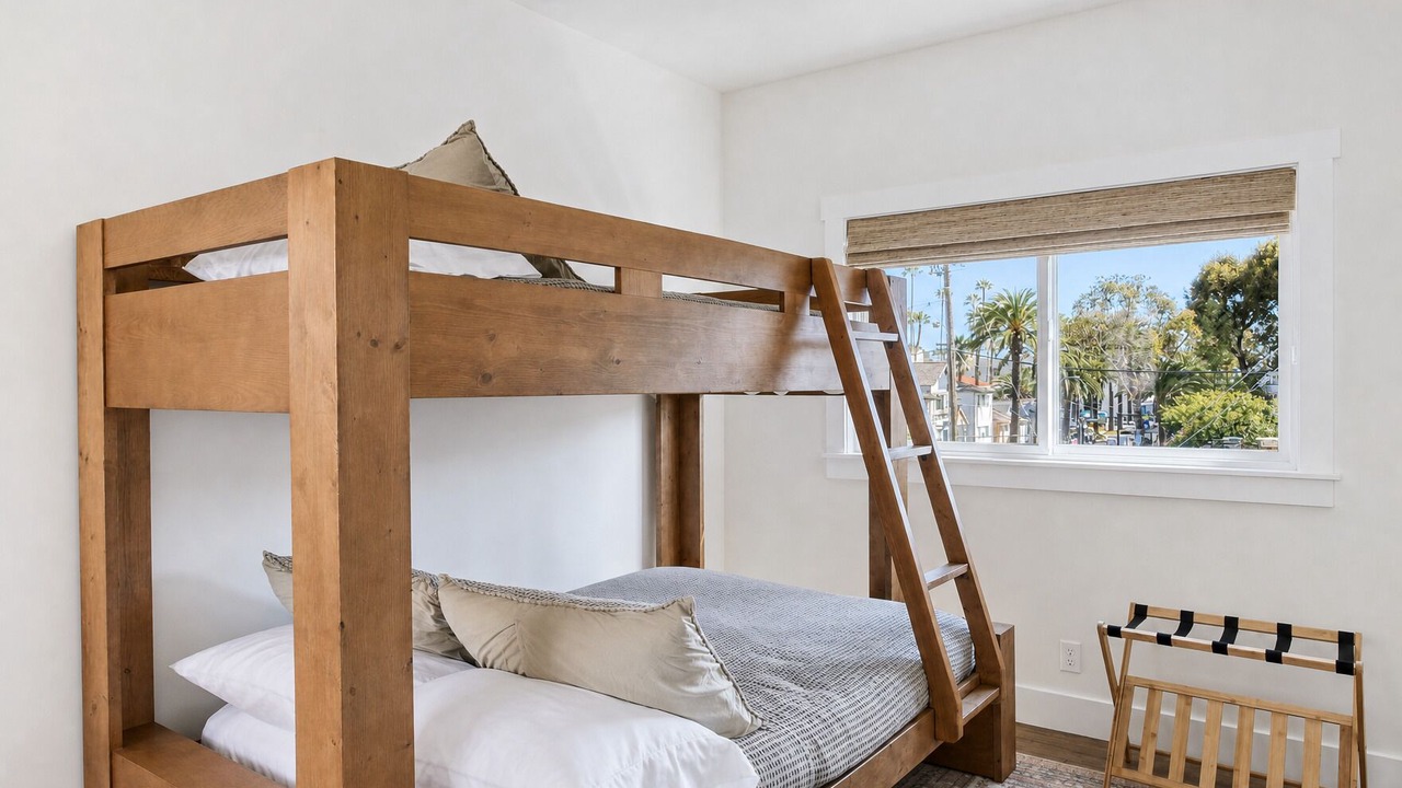 Photo of Bedroom in Avalon