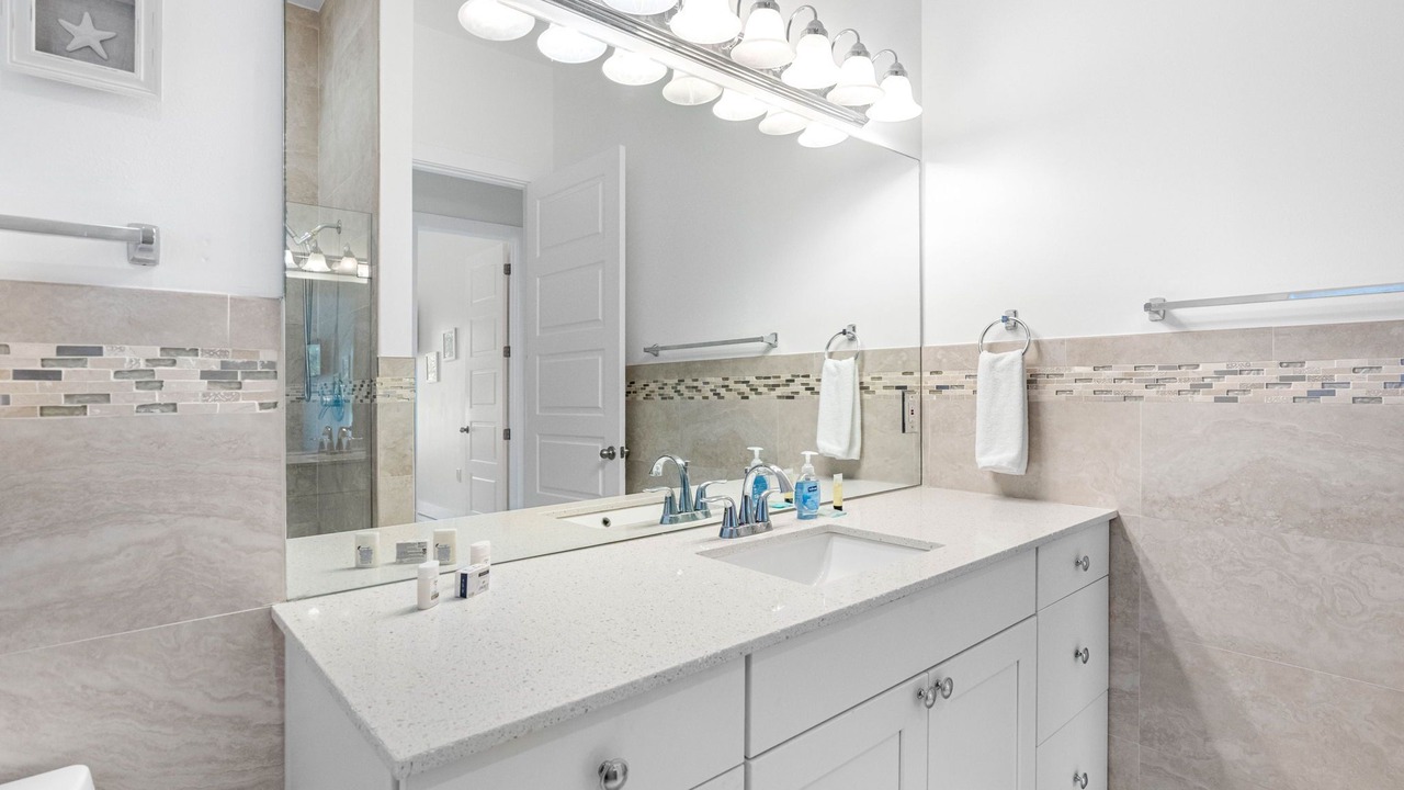 Photo of Bathroom in Coury