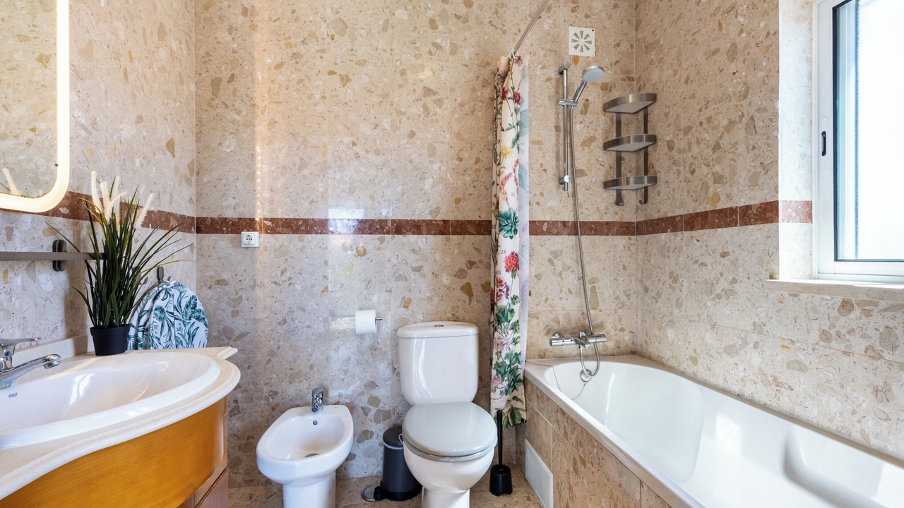Photo of Bathroom in Aljezur