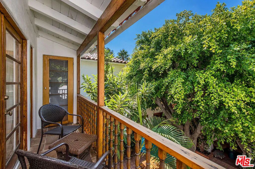 Photo of Outdoor in Hollywood Hills West