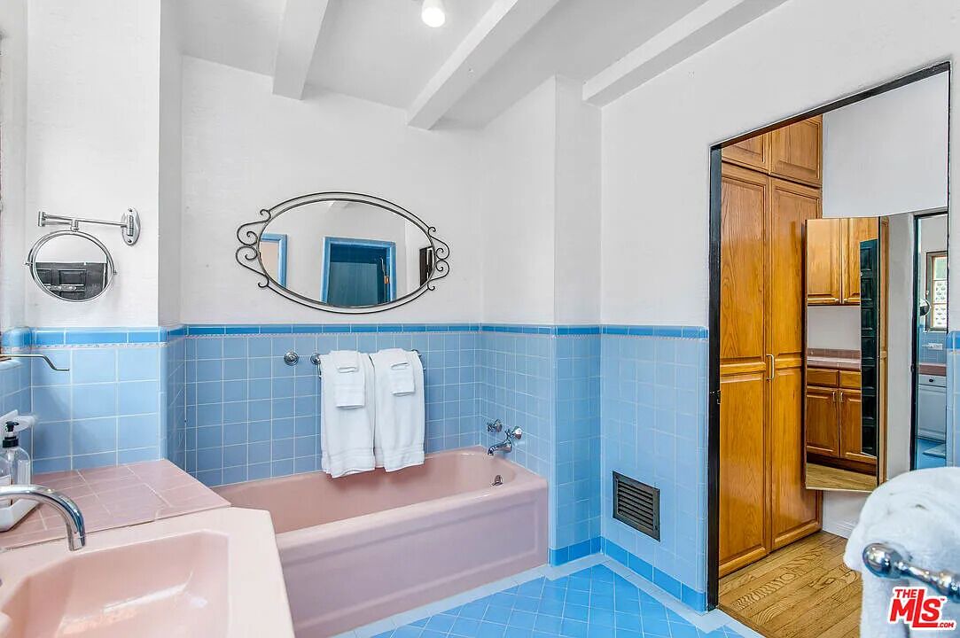 Photo of Bathroom in Hollywood Hills West
