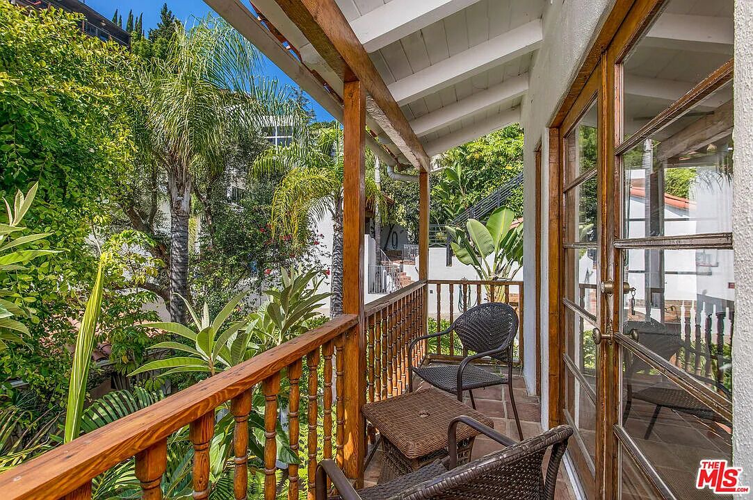Photo of Outdoor in Hollywood Hills West