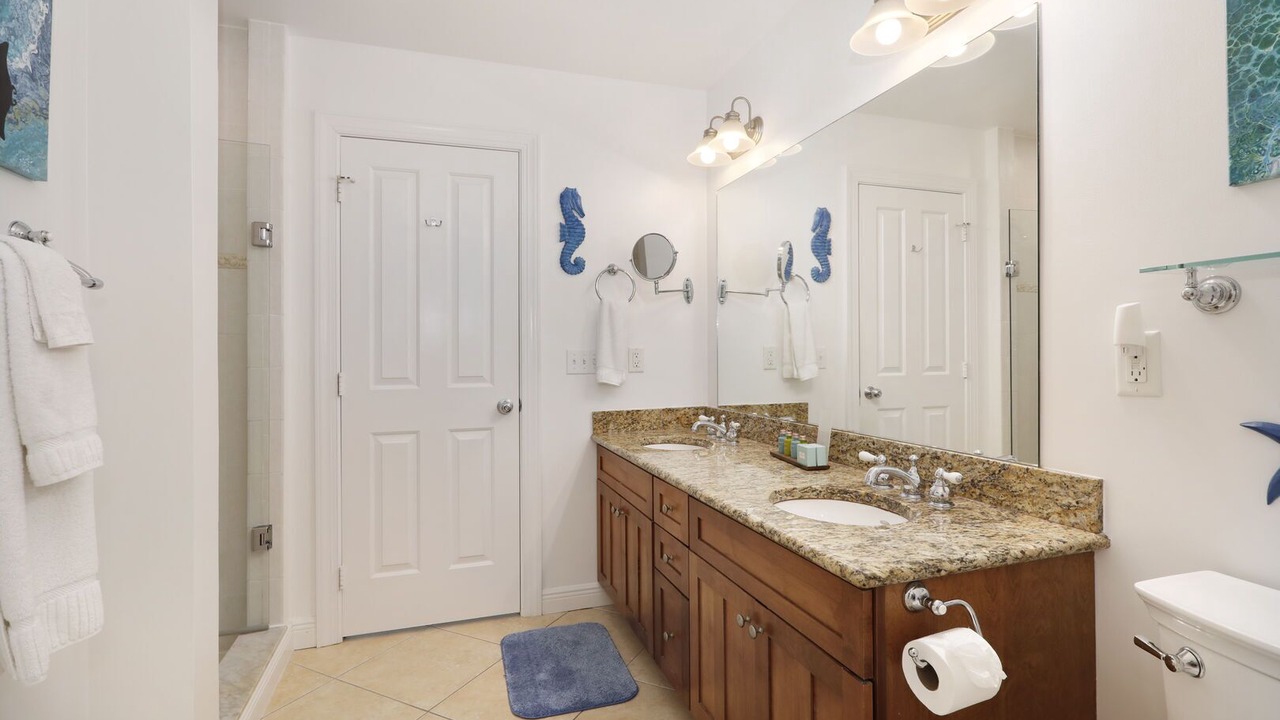 Photo of Bathroom in Marathon