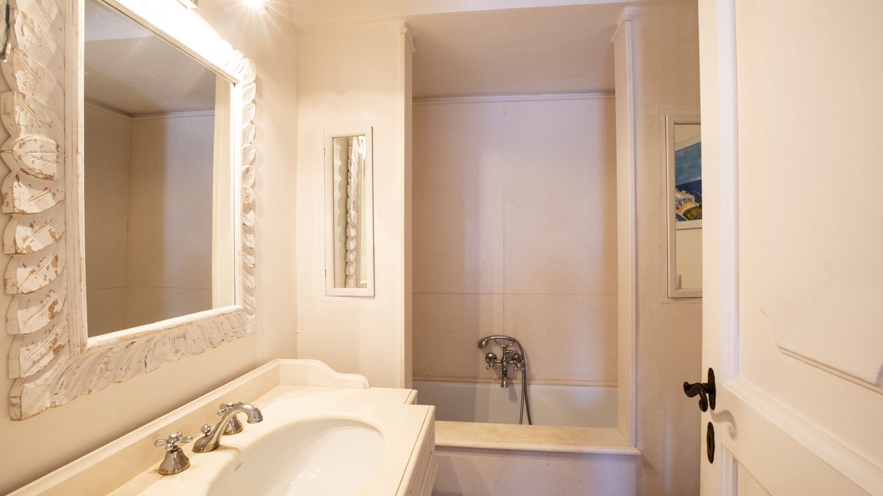 Photo of Bathroom in Ansedonia