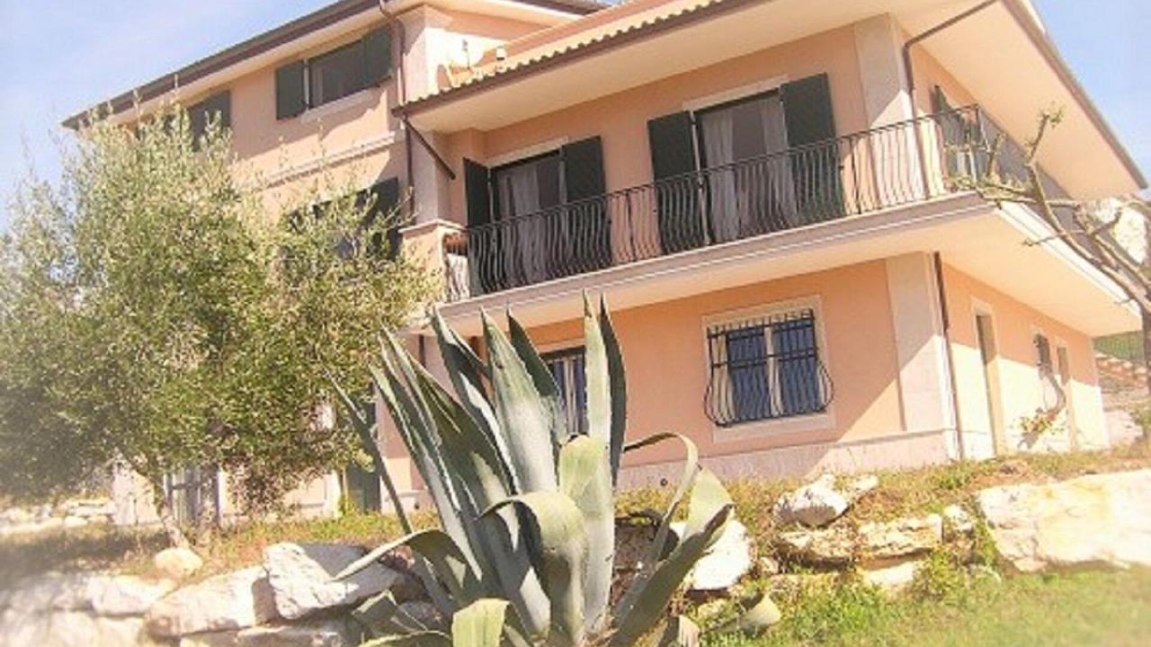 Photo of Outdoor in Atina