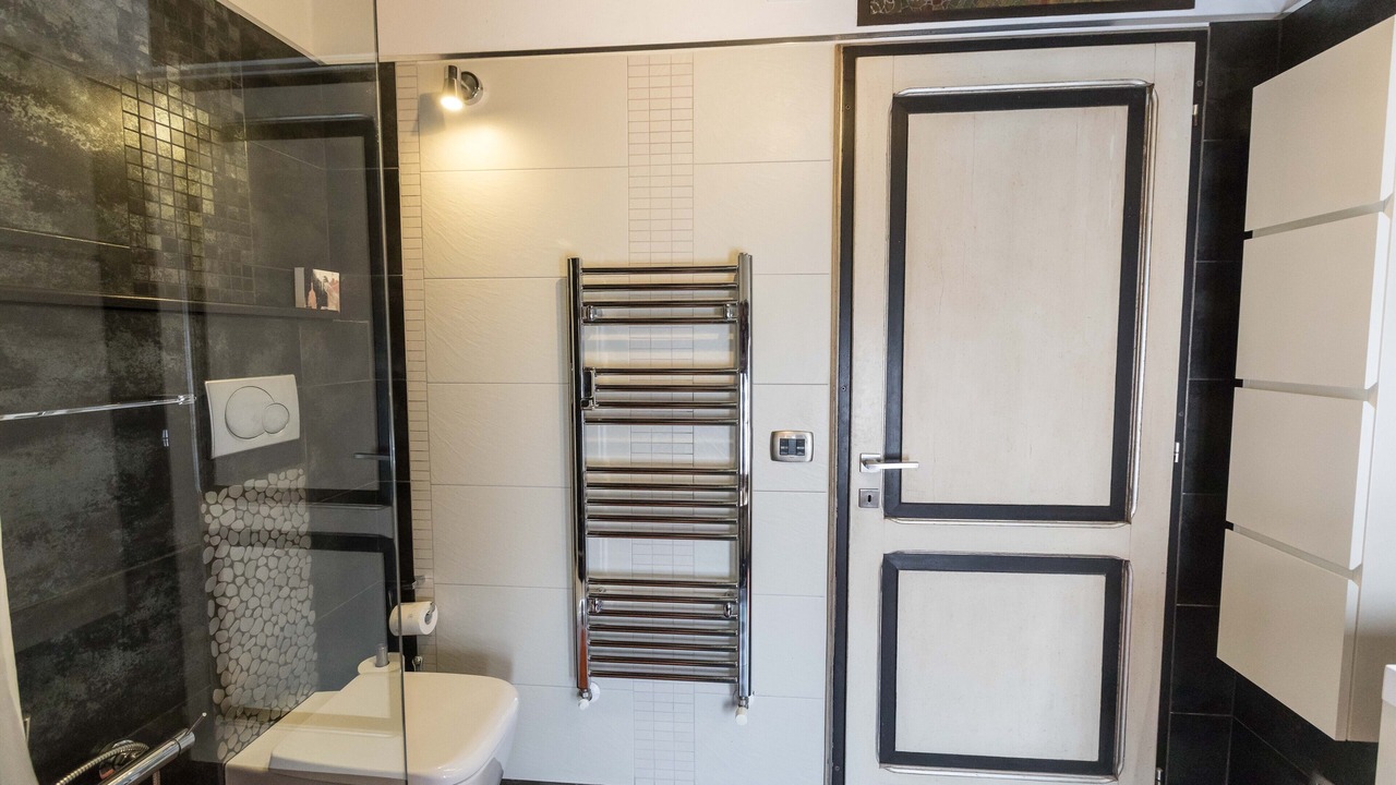 Photo of Bathroom in Montone