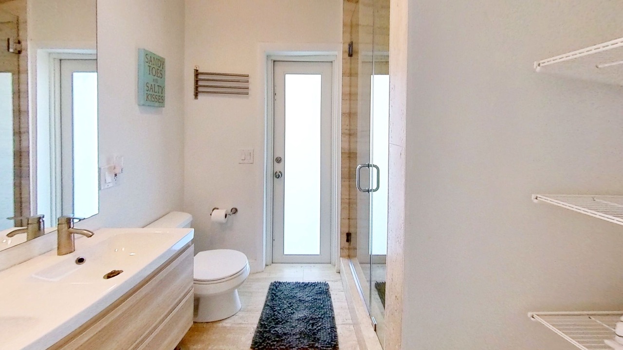 Photo of Bathroom in Tropical Bay Estates