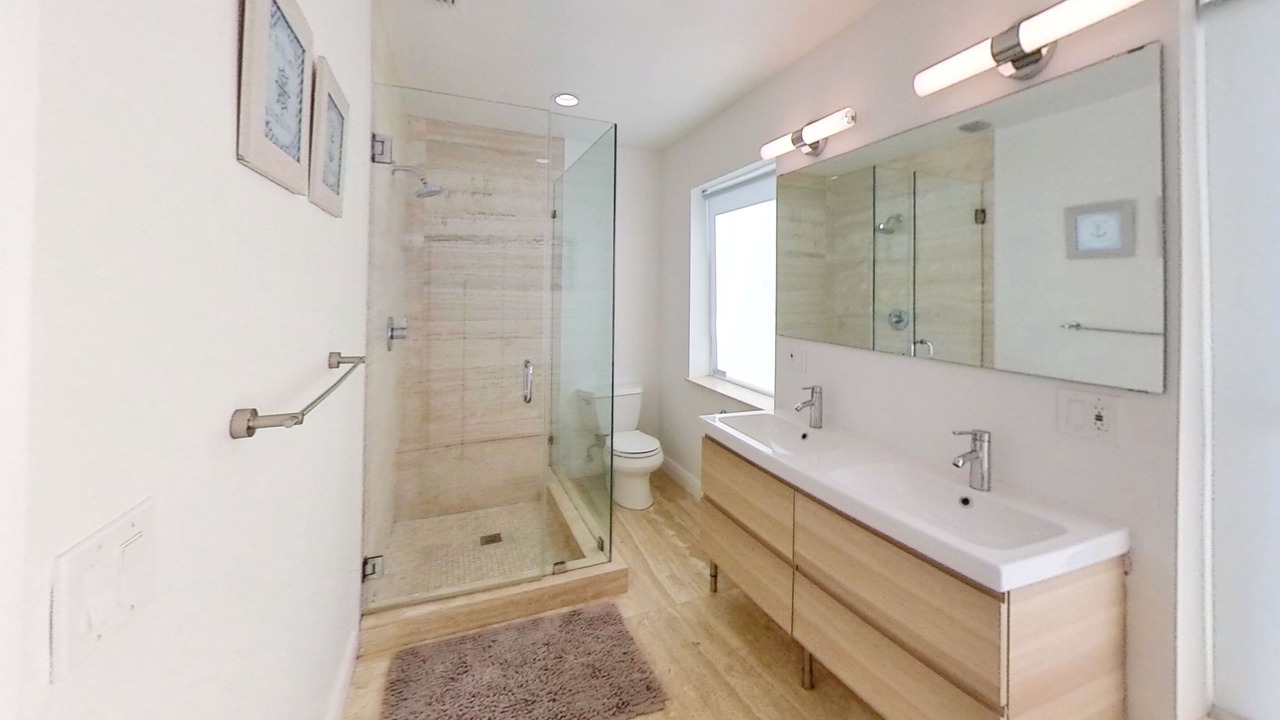 Photo of Bathroom in Tropical Bay Estates