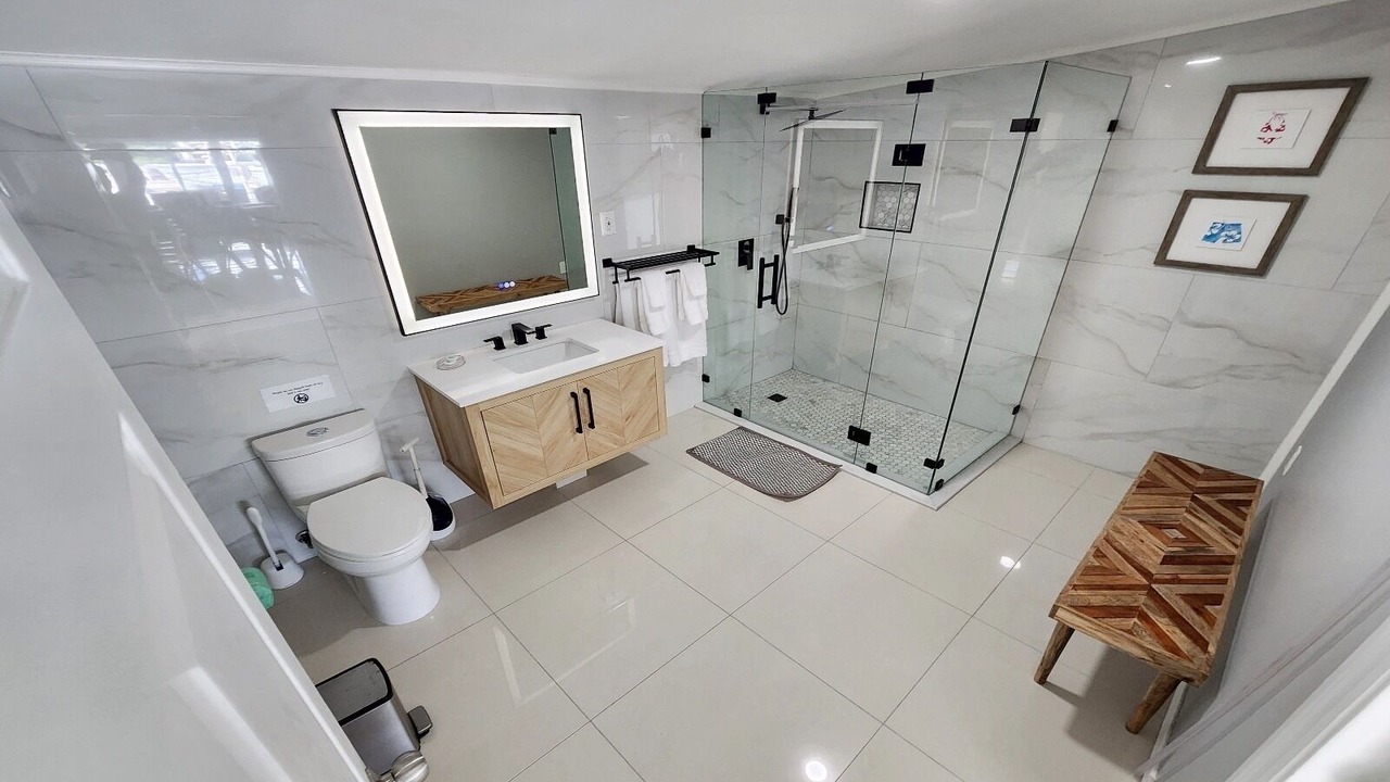 Photo of Bathroom in Marathon