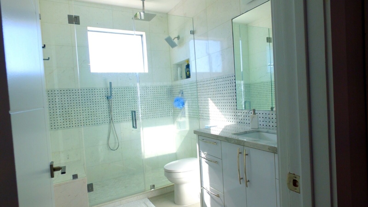 Photo of Bathroom in Riviera Village