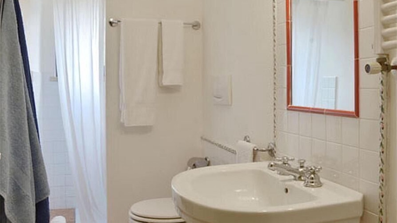 Photo of Bathroom in Pescia Romana