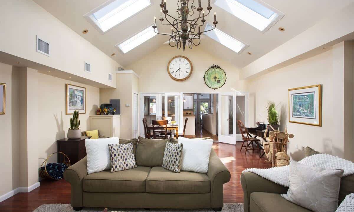 Photo of Livingroom in Downtown