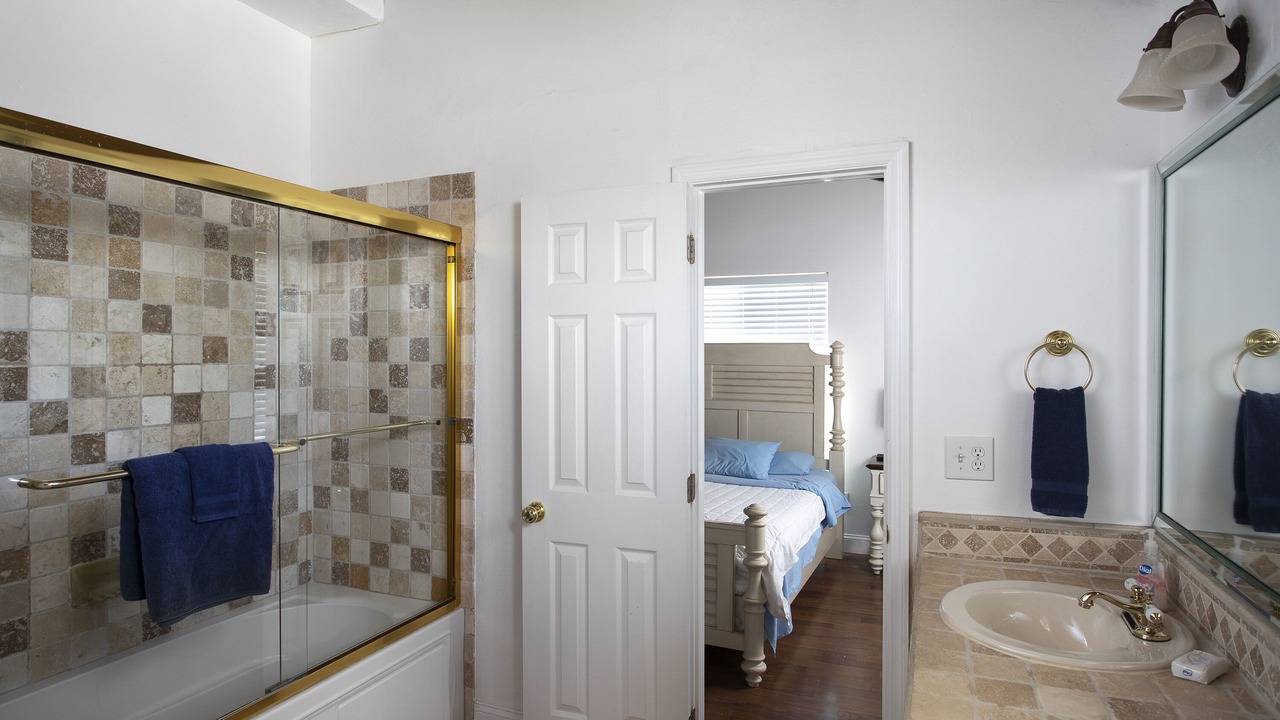 Photo of Bathroom in Cudjoe Key