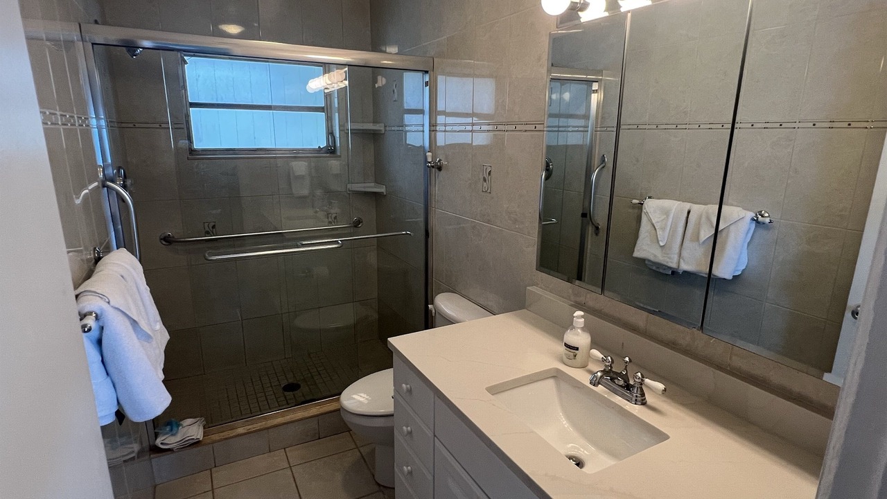 Photo of Bathroom in Marathon