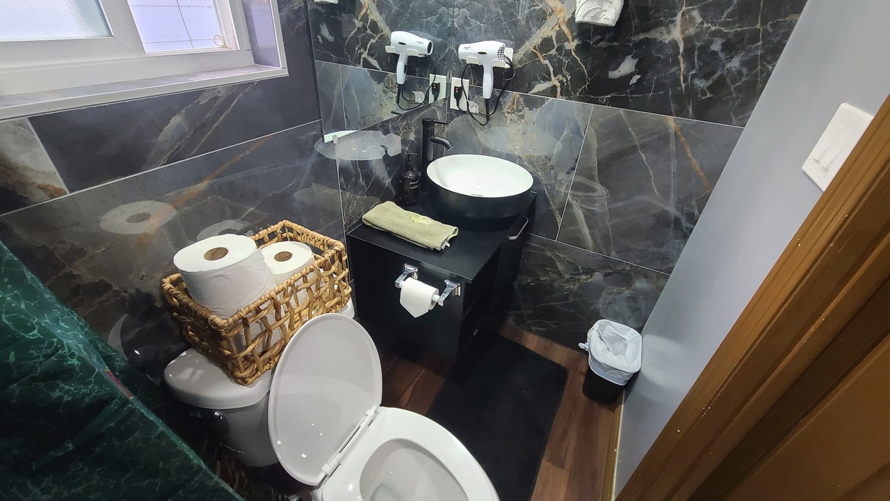 Photo of Bathroom in Lawndale