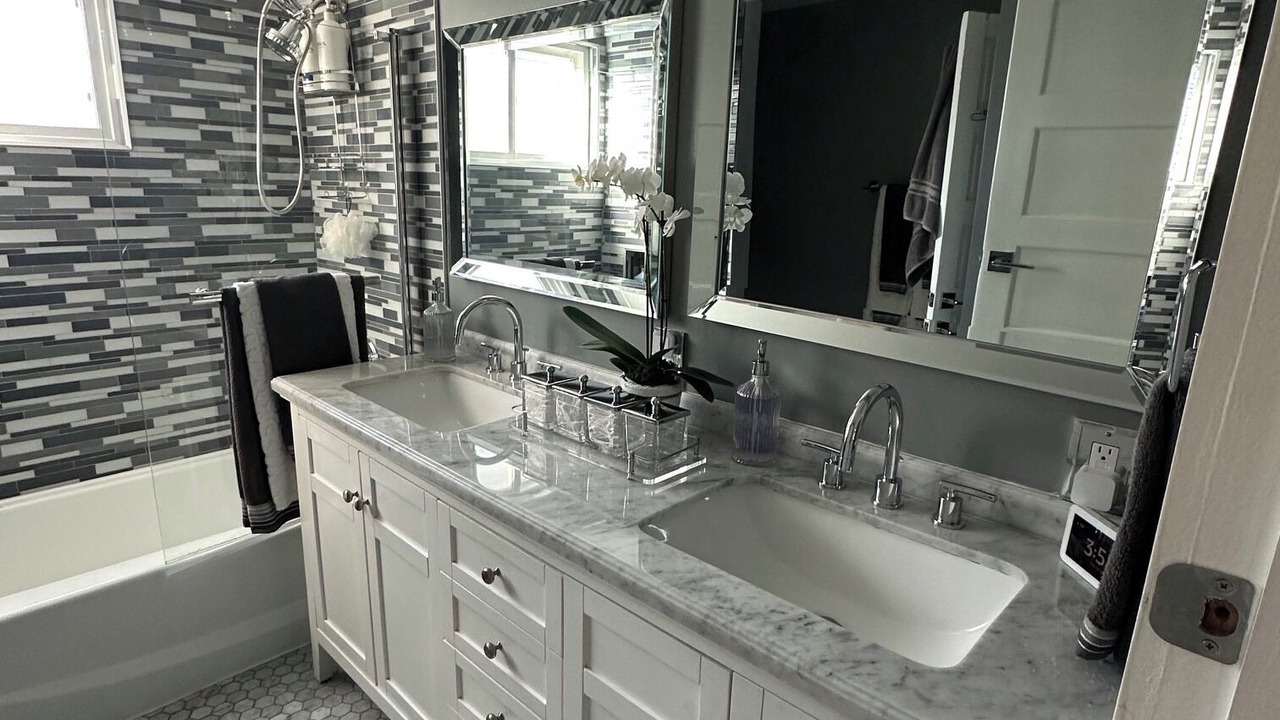 Photo of Bathroom in Los Angeles