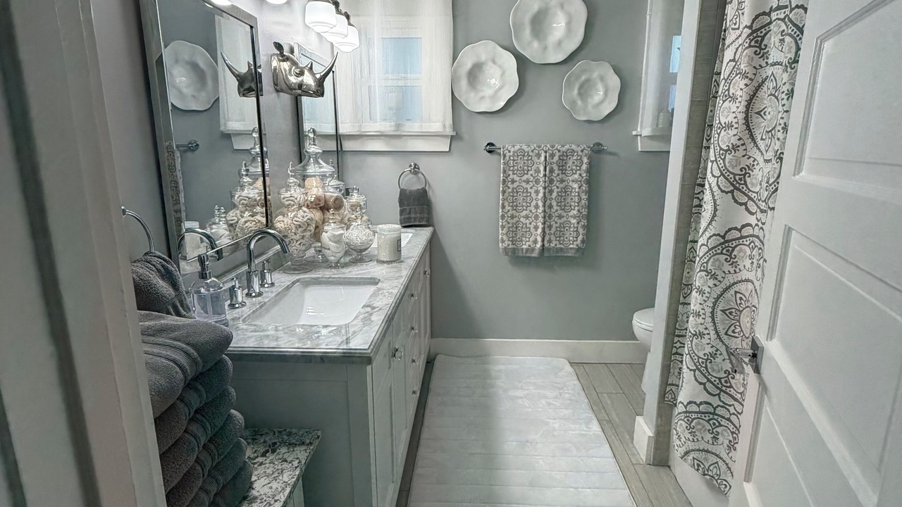 Photo of Bathroom in Los Angeles