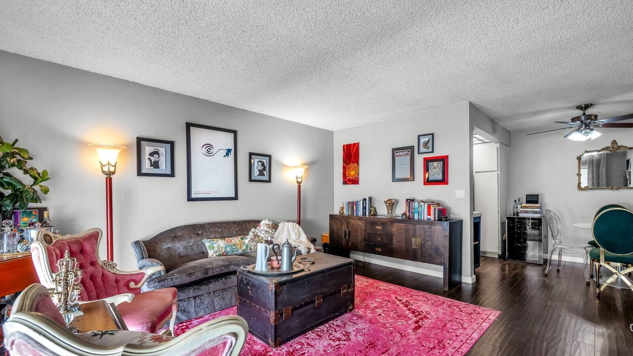 Photo of Livingroom in Fox Hills