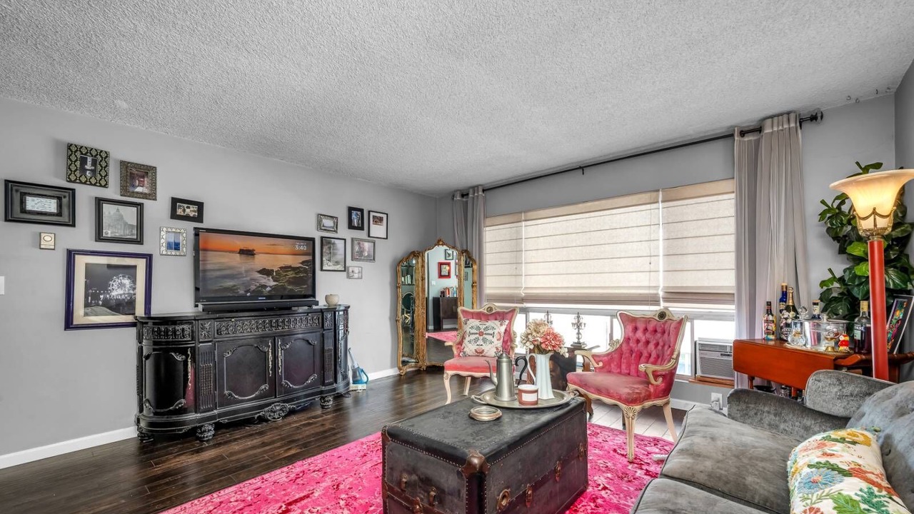 Photo of Livingroom in Fox Hills