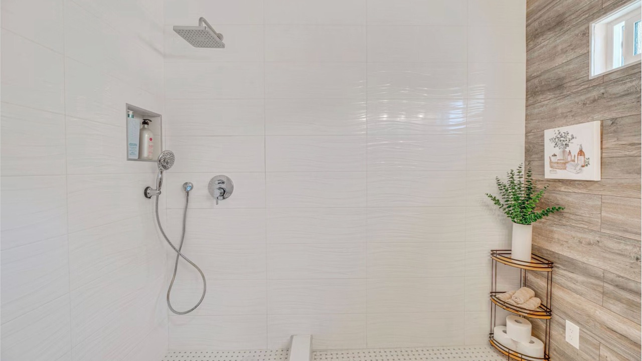Photo of Bathroom in East Los Angeles