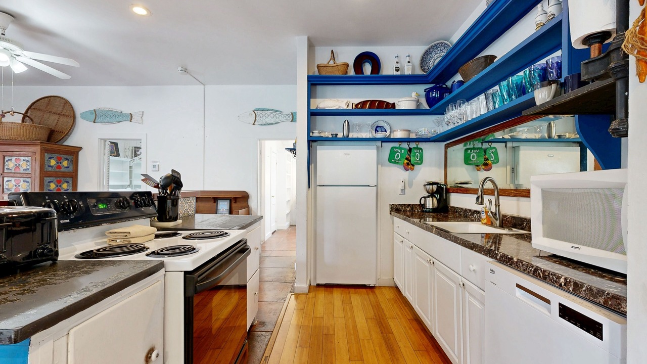 Photo of Kitchen in Historic Seaport