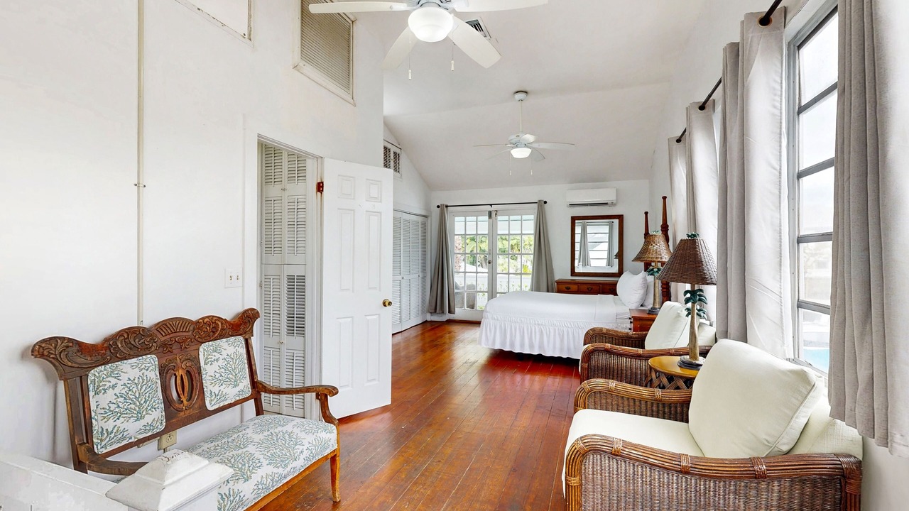 Photo of Bedroom in Historic Seaport