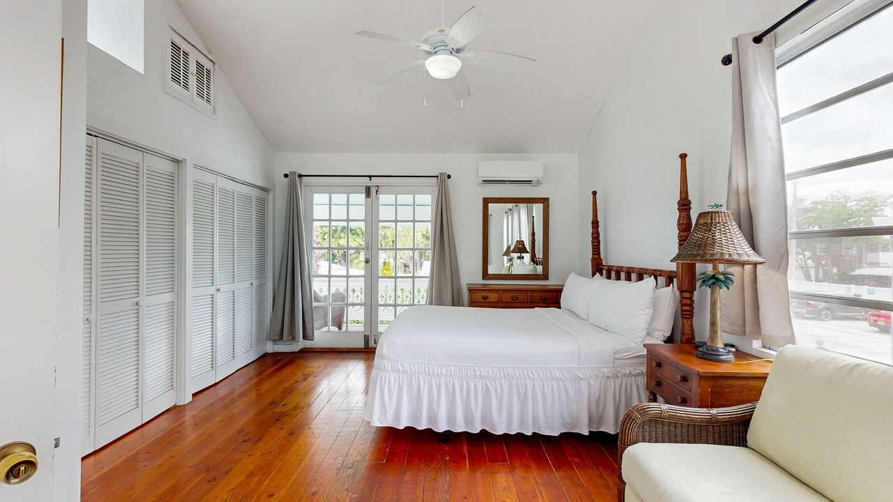 Photo of Bedroom in Historic Seaport