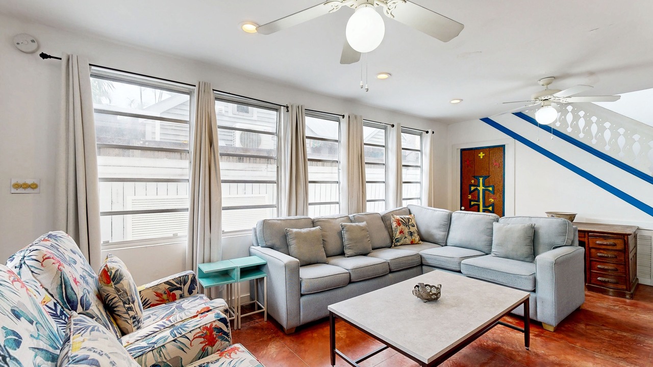Photo of Livingroom in Historic Seaport