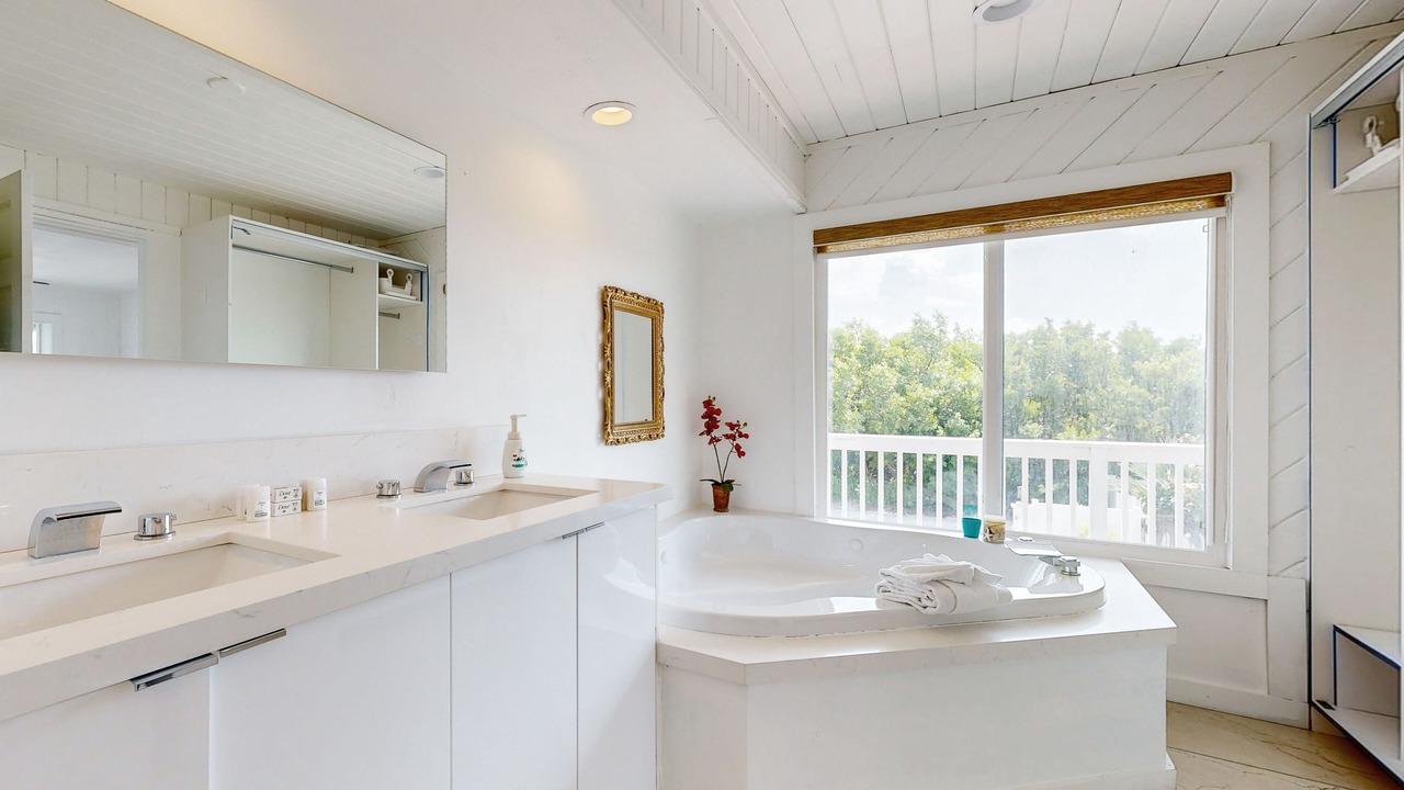 Photo of Bathroom in Cutthroat Harbor Estates