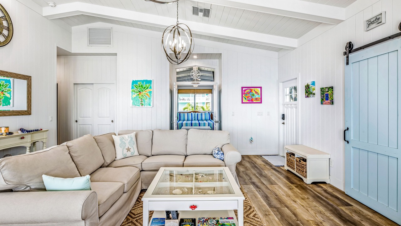 Photo of Livingroom in Cutthroat Harbor Estates