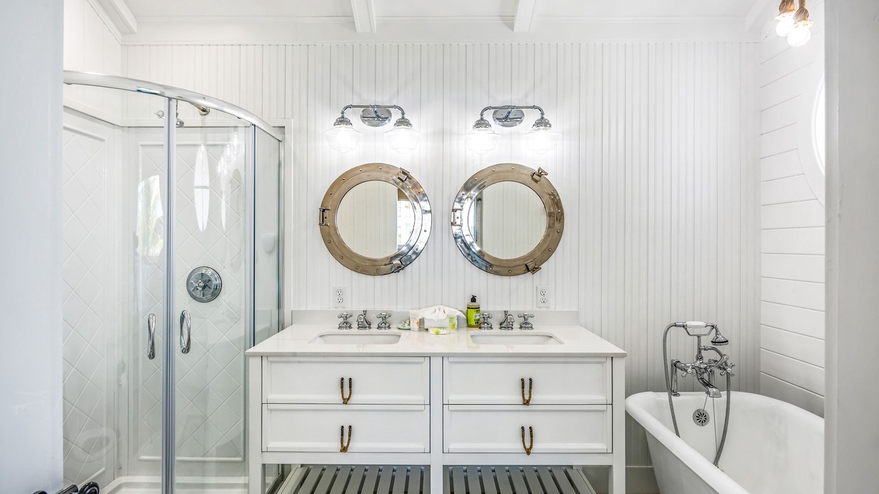 Photo of Bathroom in Cutthroat Harbor Estates