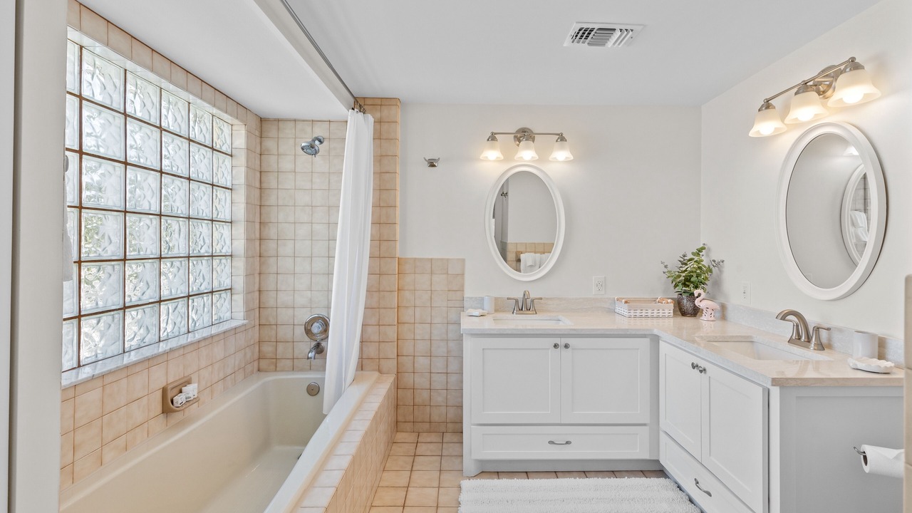 Photo of Bathroom in Key Colony Beach