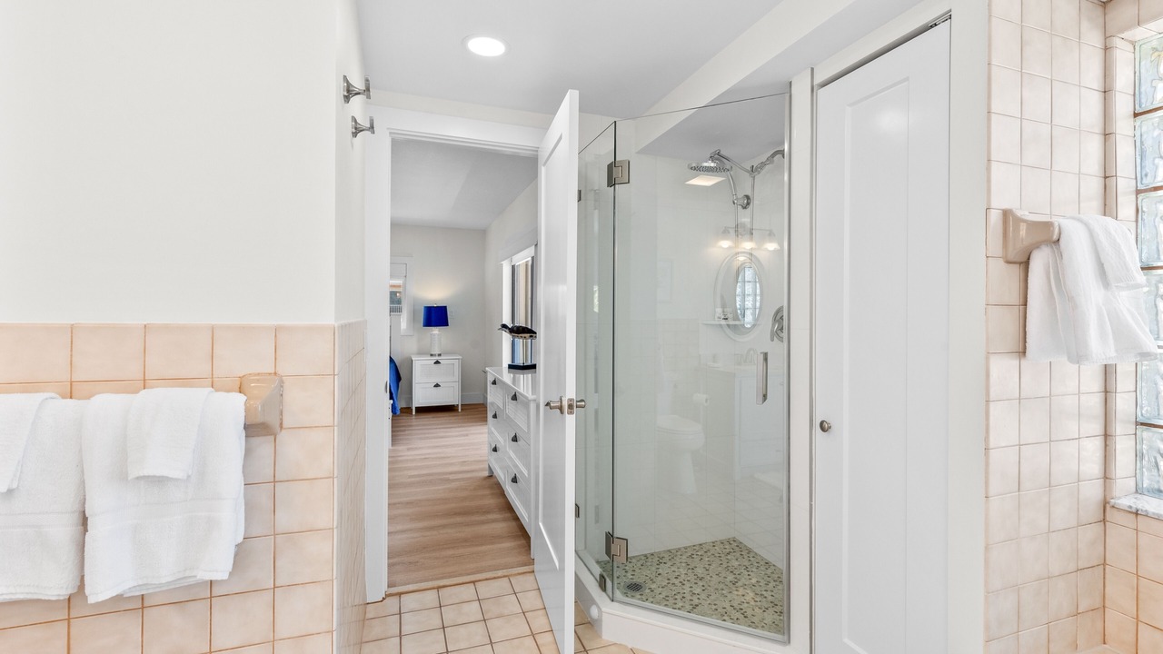 Photo of Bathroom in Key Colony Beach