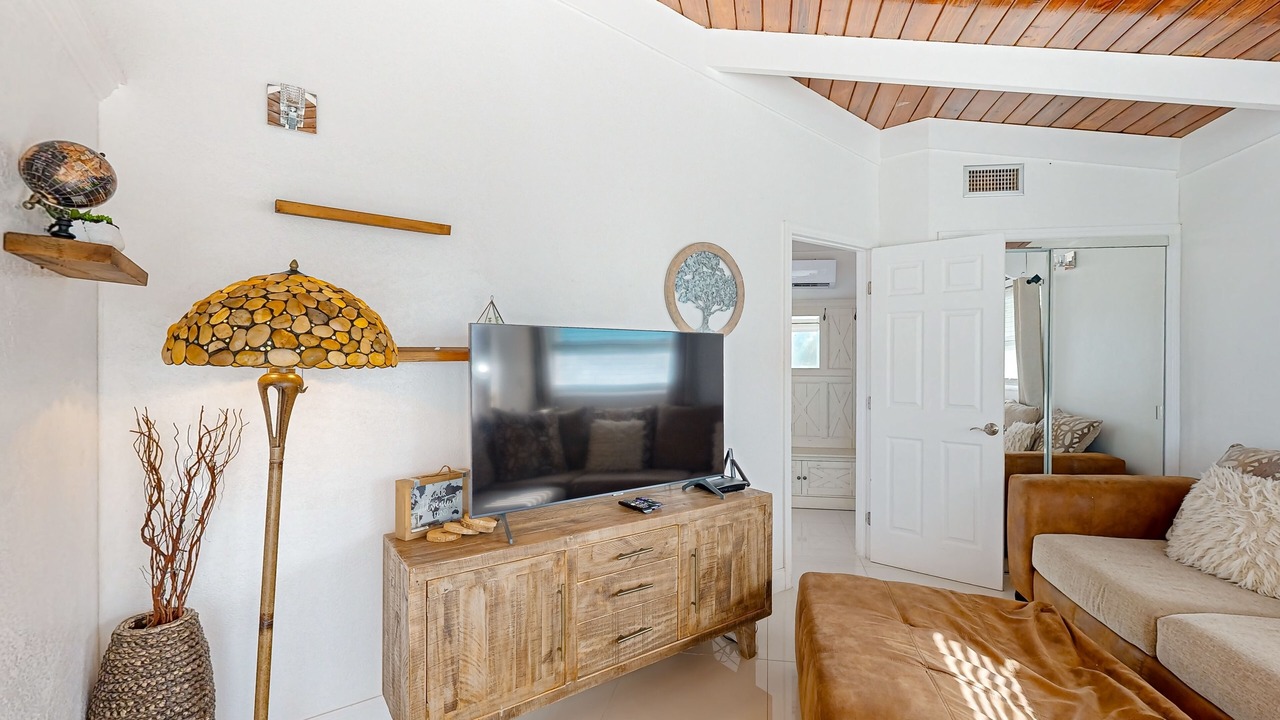Photo of Livingroom in Summerland Key