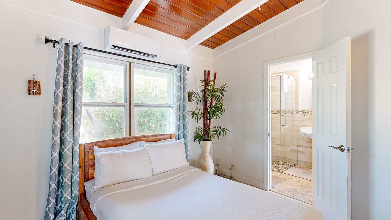 Photo of Bathroom in Summerland Key