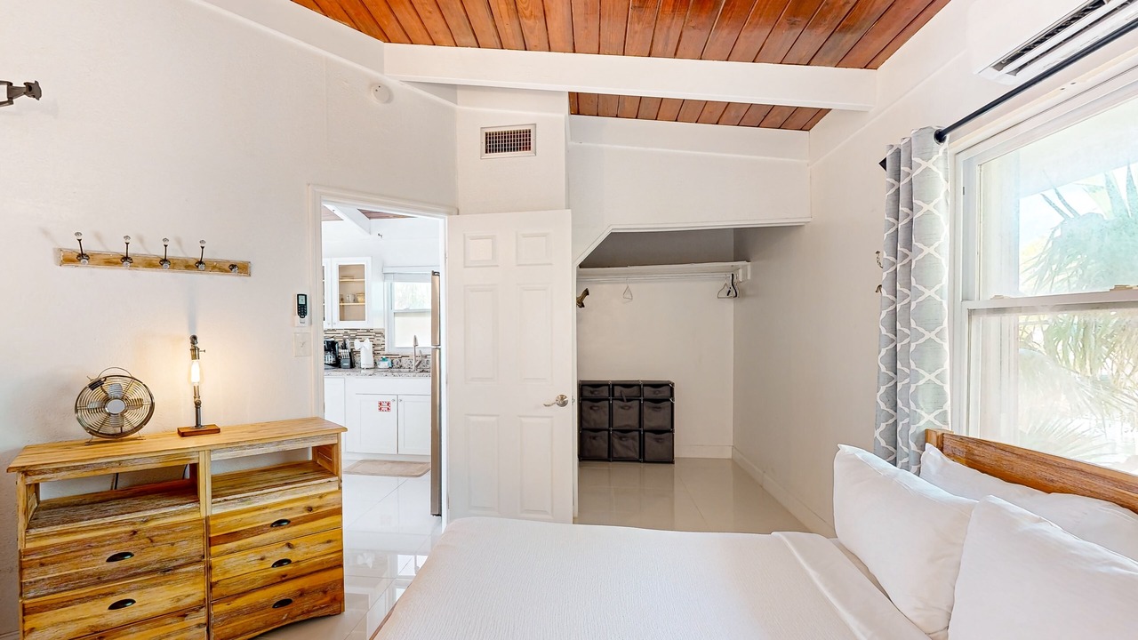 Photo of Bedroom in Summerland Key