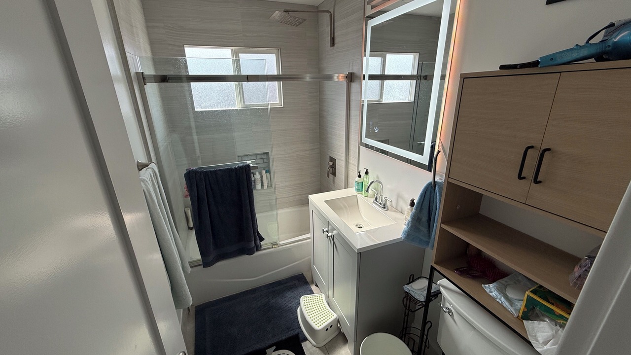 Photo of Bathroom in Lawndale