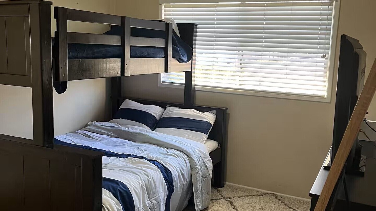 Photo of Bedroom in Harbor